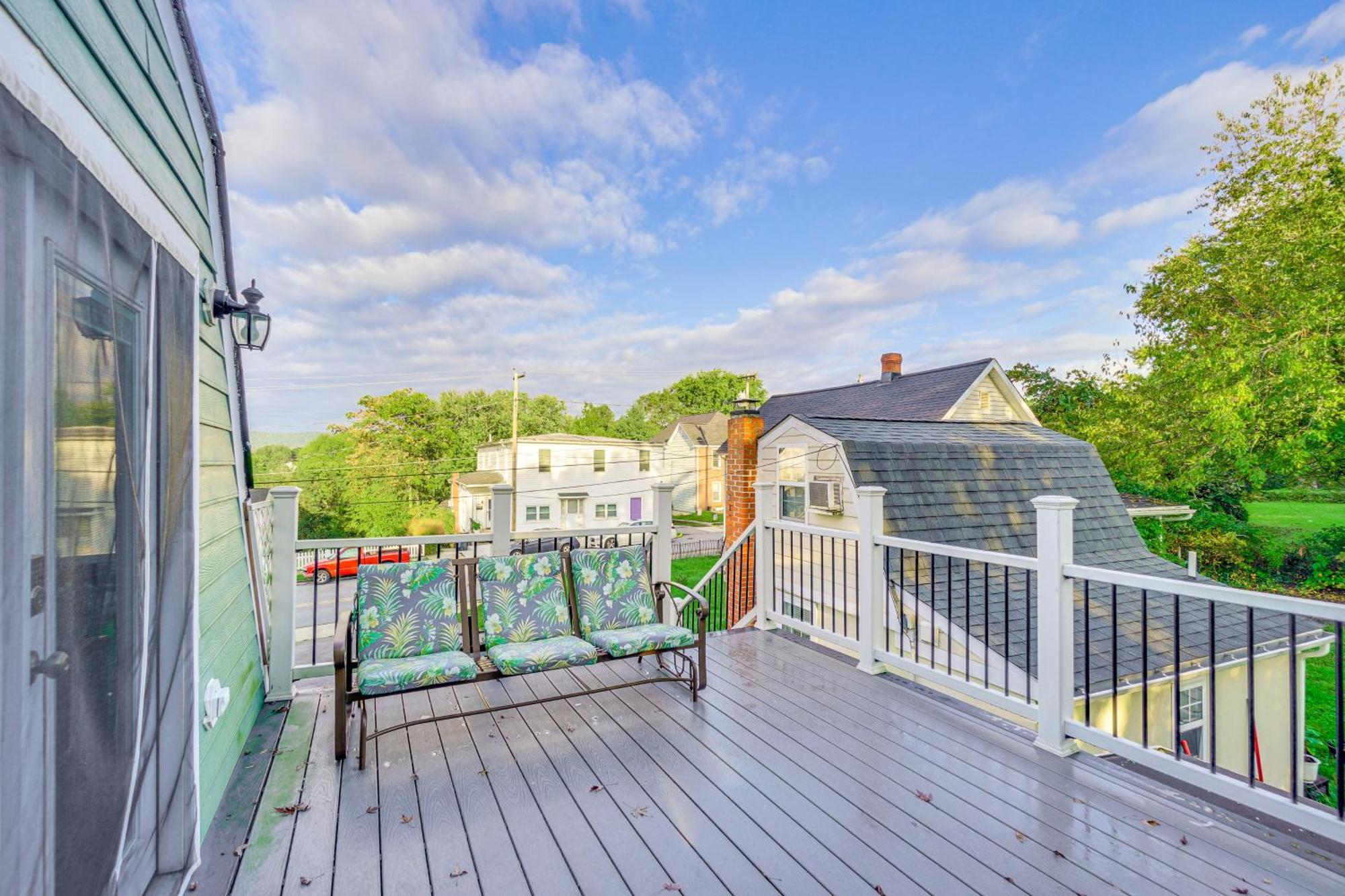 Epic Brunswick Apartment, Deck With Private Hot Tub! Exterior photo